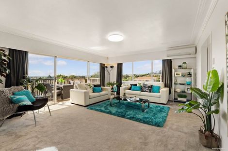 Photo of property in 2 April Place, Red Hill, Papakura, 2110