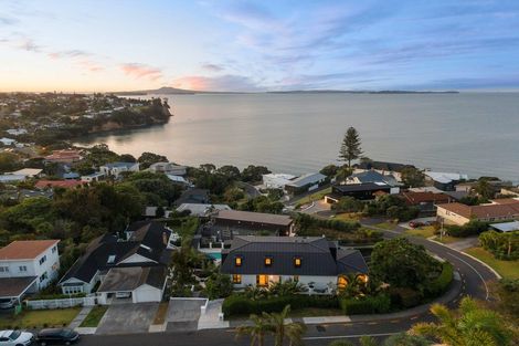 Photo of property in 16 Island View Terrace, Cockle Bay, Auckland, 2014