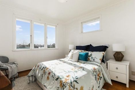 Photo of property in 50 Beaubank Road, Kelston, Auckland, 0602