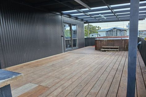 Photo of property in 12 Hokio Beach Road, Levin, 5510