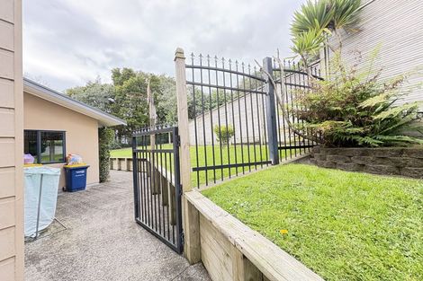 Photo of property in 30 Royal View Road, Te Atatu South, Auckland, 0610