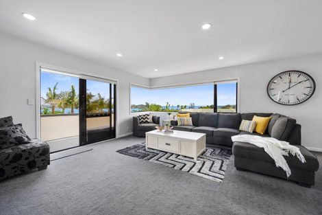 Photo of property in 2/47 Clovelly Road, Bucklands Beach, Auckland, 2012