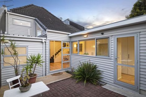 Photo of property in 2/21 Richmond Avenue, Northcote Point, Auckland, 0627