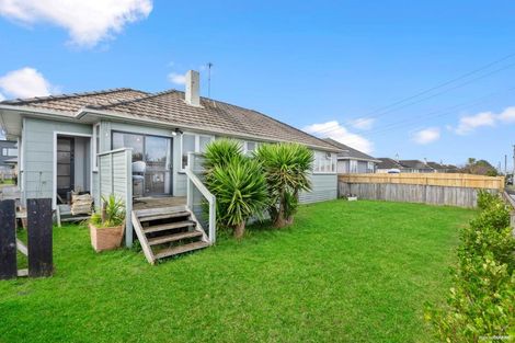 Photo of property in 18 Arimu Road, Papakura, 2110