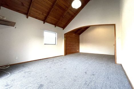 Photo of property in 2 Deodar Place, Totara Heights, Auckland, 2105