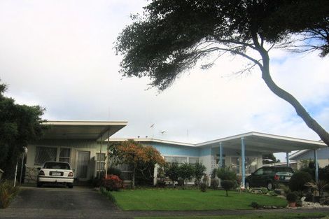 Photo of property in 6 Hollows Crescent, Takaro, Palmerston North, 4412