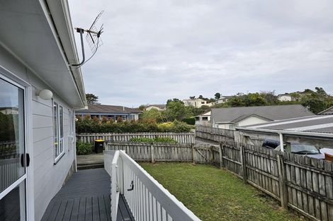 Photo of property in 33 Guadeloupe Crescent, Grenada Village, Wellington, 6037