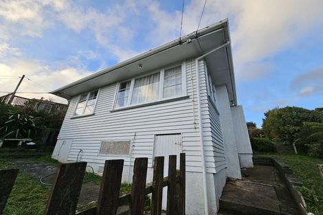 Photo of property in 57 Salford Street, Newlands, Wellington, 6037