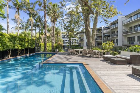 Photo of property in 2/177 Hurstmere Road, Takapuna, Auckland, 0622