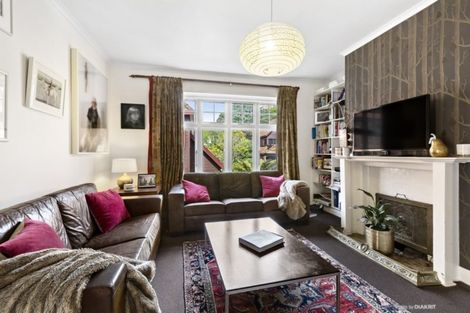 Photo of property in 14 Glen Road, Kelburn, Wellington, 6012