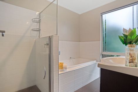 Photo of property in 28 Saint Andrews Drive, Pauanui, Hikuai, 3579