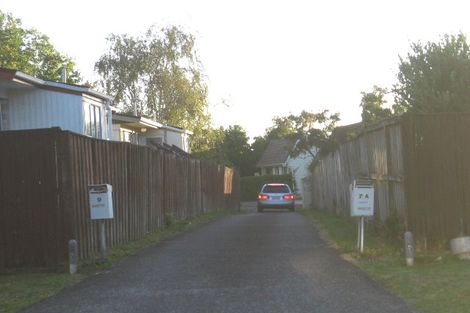 Photo of property in 2/7 Mannering Place, Hillcrest, Auckland, 0627