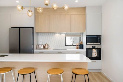 Photo of property in 4 Papa Takaro Lane, Flat Bush, Auckland, 2019