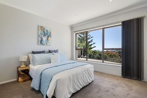 Photo of property in 9 Malters Place, Browns Bay, Auckland, 0630