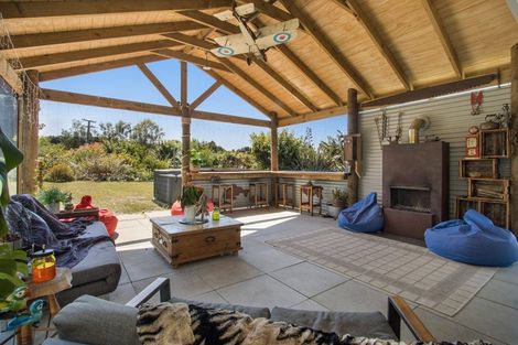 Photo of property in 2 Stokes Road, Tahawai, Katikati, 3170