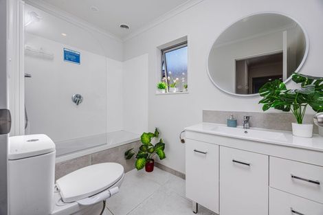 Photo of property in 35 Harore Road, Takanini, 2112