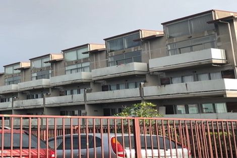 Photo of property in 17d/30 Westward Ho, Glen Eden, Auckland, 0602