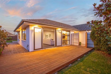 Photo of property in 9 Westpark Drive, Burnside, Christchurch, 8053
