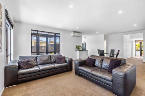 Photo of property in 49 Paynters Avenue, Strandon, New Plymouth, 4312