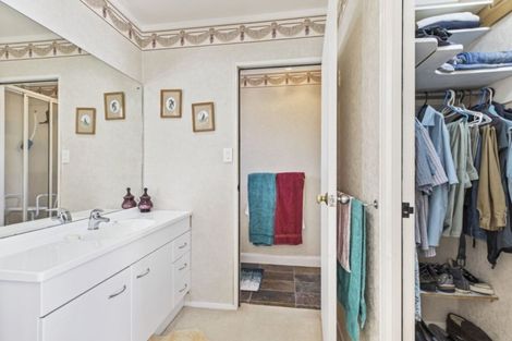 Photo of property in 2 Mirabell Place, Golflands, Auckland, 2013