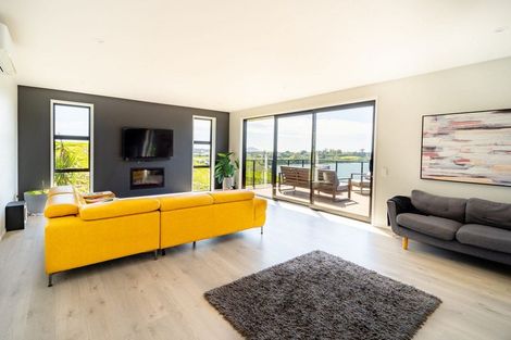 Photo of property in 32 Oyster Place, Omokoroa, 3114