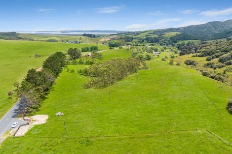 Photo of property in 3060 Kaipara Coast Highway, Glorit, 0984