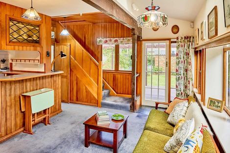 Photo of property in 25 Mahoe Street, Eastbourne, Lower Hutt, 5013