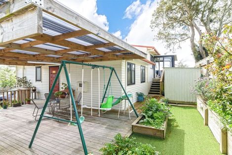 Photo of property in 29 Waari Avenue, Sunnyvale, Auckland, 0612