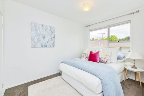 Photo of property in 12 Topliss Drive, Northcross, Auckland, 0632