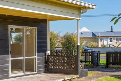 Photo of property in 371 Waihi Road, Normanby, Hawera, 4614