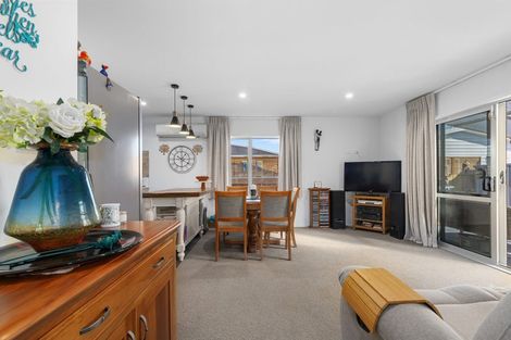 Photo of property in 11 Kamahi Crescent, Papamoa Beach, Papamoa, 3118