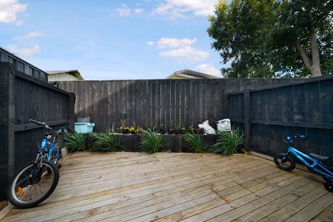 Photo of property in 4/68 Smythe Road, Henderson, Auckland, 0612