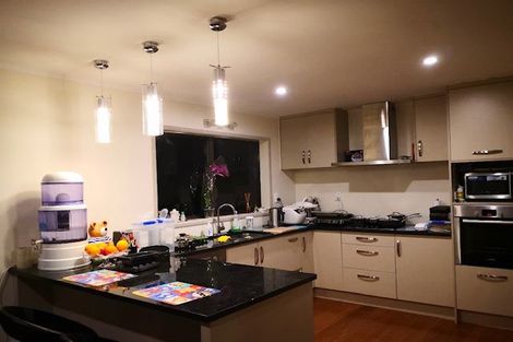 Photo of property in 15 Kingsclere Place, Goodwood Heights, Auckland, 2105