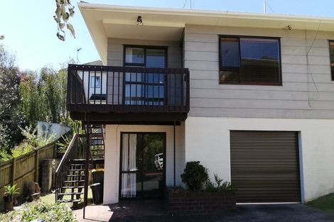 Photo of property in 2/2 Leith Way, Rothesay Bay, Auckland, 0630