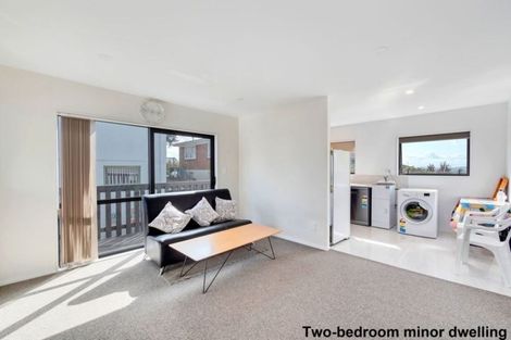 Photo of property in 92 Waimumu Road, Massey, Auckland, 0614