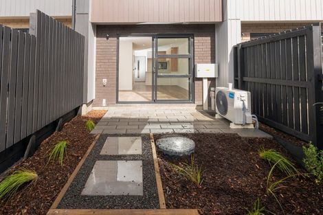 Photo of property in 3/474 West Coast Road, Glen Eden, Auckland, 0602