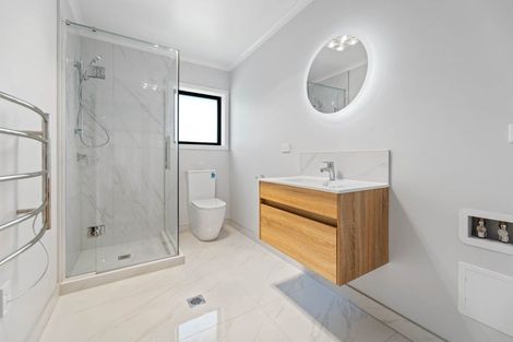 Photo of property in 9 Winnie Close, Acacia Bay, Taupo, 3330