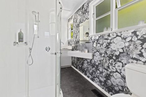 Photo of property in 21 Ngaio Gorge Road, Ngaio, Wellington, 6035