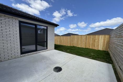 Photo of property in 10 Enchantment Lane, Karaka, 2113