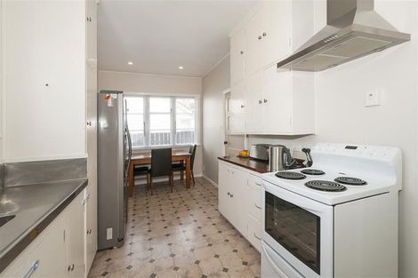 Photo of property in 106 Naenae Road, Naenae, Lower Hutt, 5011