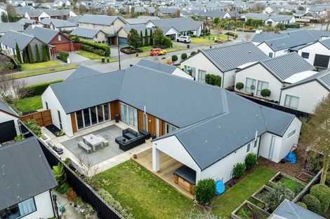 Photo of property in 7 Waterstock Way, Parklands, Christchurch, 8083