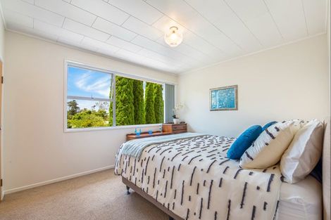 Photo of property in 37 Fitzwater Place, Henderson, Auckland, 0612