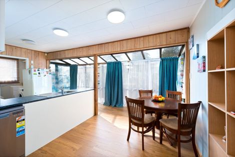 Photo of property in 2/15 Larissa Avenue, Henderson, Auckland, 0610