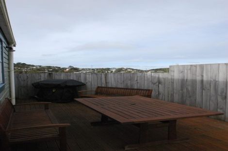 Photo of property in 70 Salford Street, Newlands, Wellington, 6037