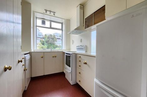 Photo of property in Jerningham Apartments, 20 Oriental Terrace, Oriental Bay, Wellington, 6011