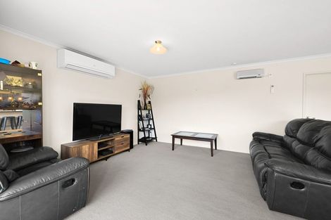 Photo of property in 4 Piwakawaka Court, Rototuna North, Hamilton, 3210