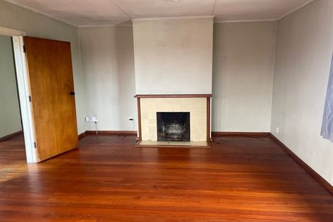 Photo of property in 3 Evans Road, Glen Eden, Auckland, 0602