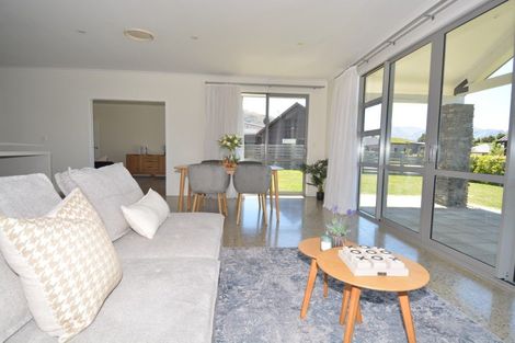 Photo of property in 4 Avalanche Place, Wanaka, 9305