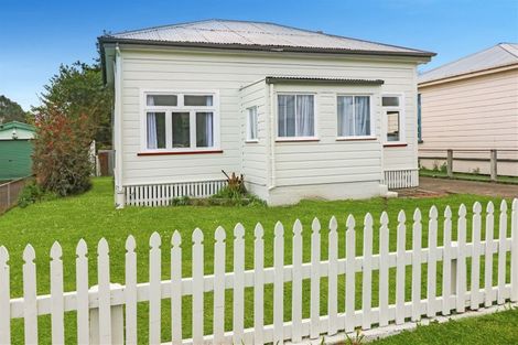 Photo of property in 11 Empire Street, Dannevirke, 4930