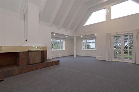 Photo of property in 21 Cheviot Road, Lowry Bay, Lower Hutt, 5013